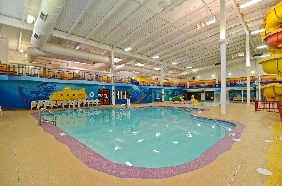 Splashdown Indoor Water Park, 2400 10th St SW, Minot, ND, Water Parks