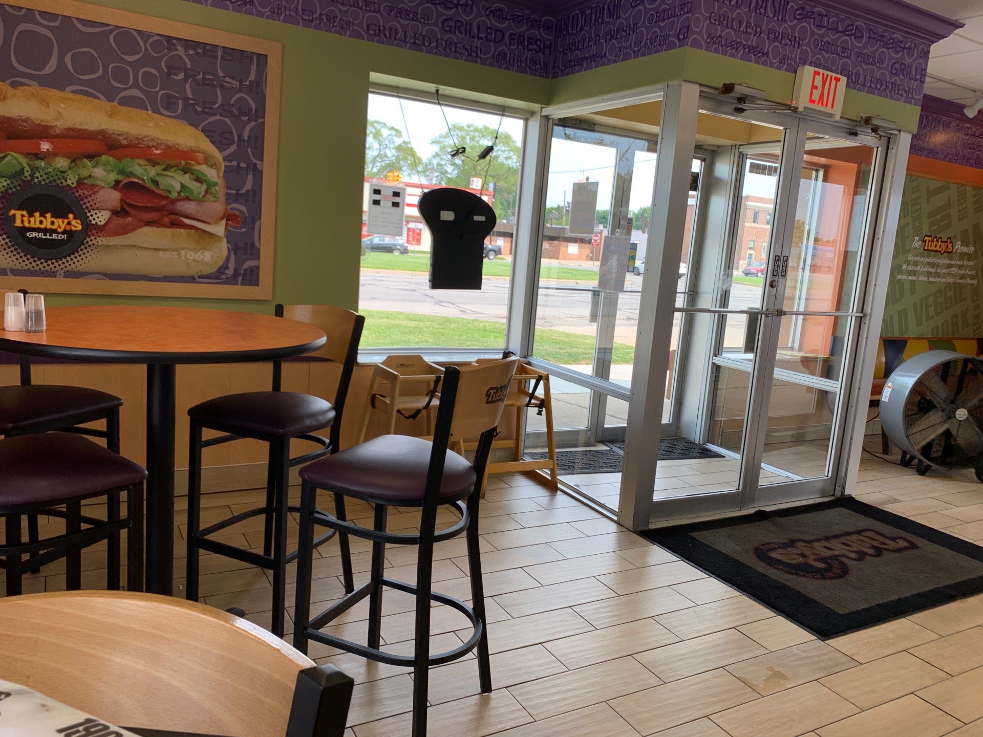 Tubby's Steak 'n' Cheese, 27875 Gratiot Ave, Roseville, MI, Restaurants