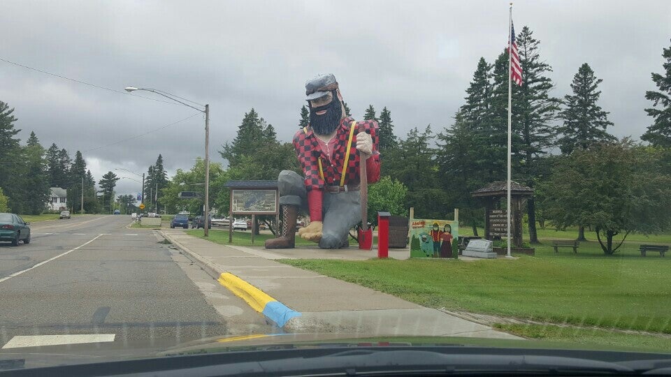 World's Largest Paul Bunyan Statue, Broadway St E & Hulet Ave Sw