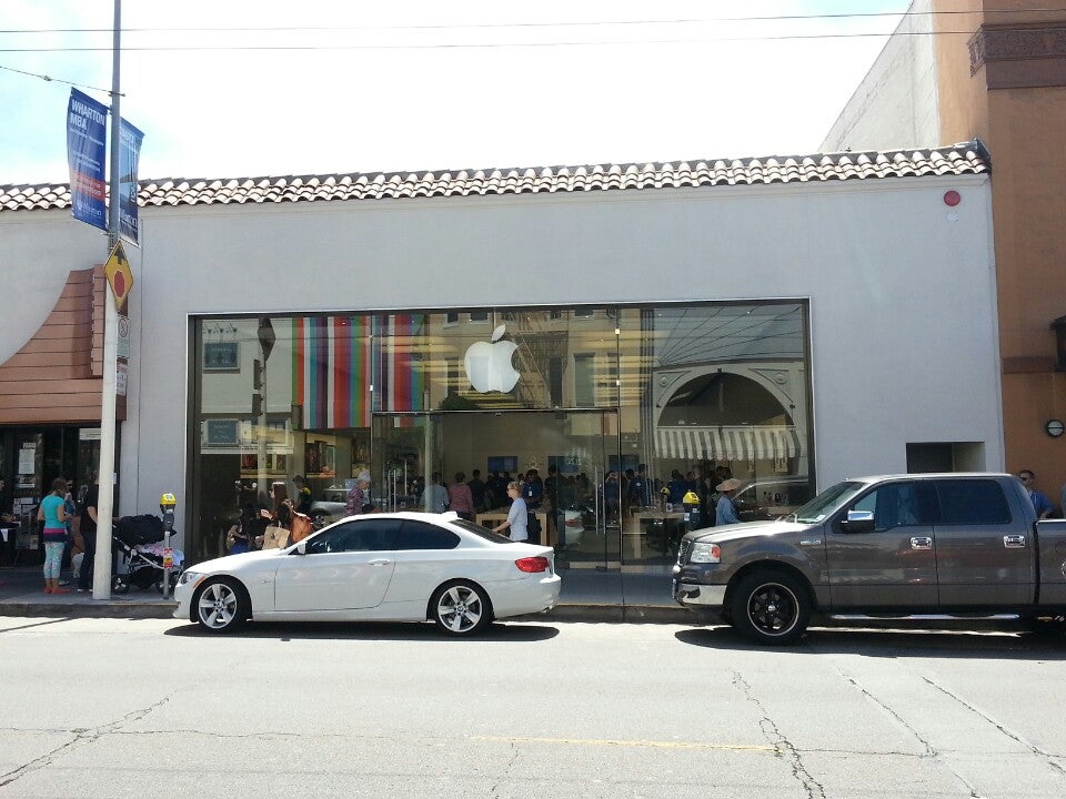 Chestnut Street - Apple Store - Apple