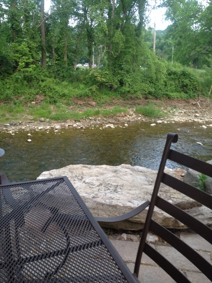 Tinkers Creek Road Tavern, 14000 Tinkers Creek Rd, Walton Hills, OH ...