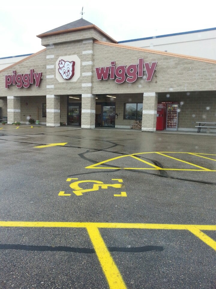 Laatsch's Piggly Wiggly, 940 Fond du Lac Ave, Kewaskum, Village of