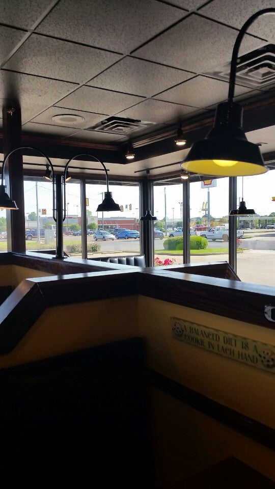 Zaxby's Chicken Fingers & Buffalo Wings, 7480 Commerce Dr, Olive Branch