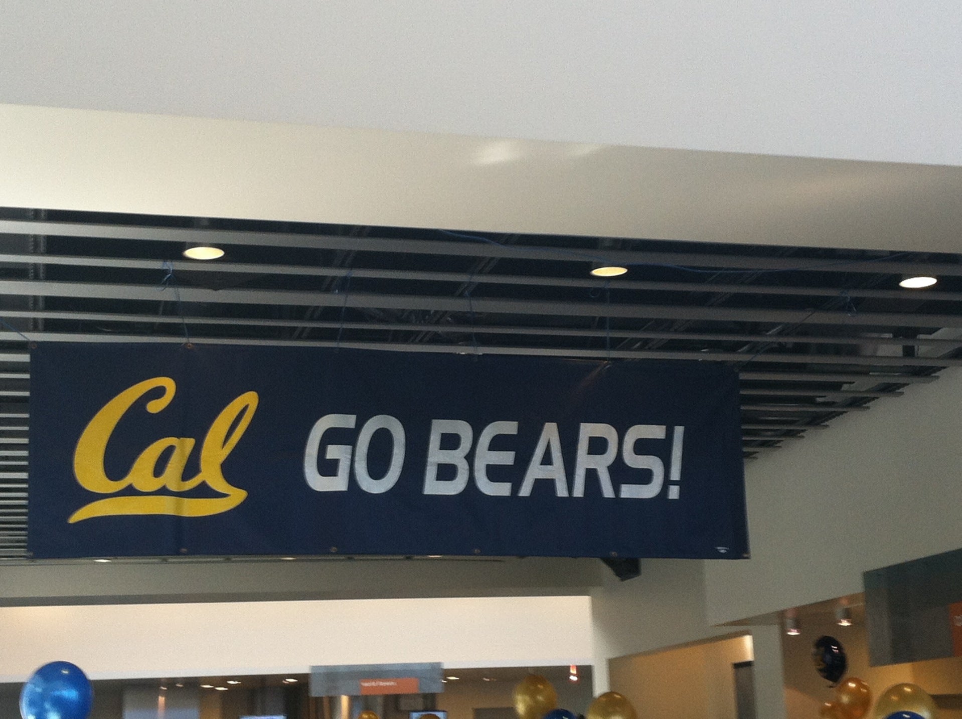 Crossroads Dining Hall, 2415 Bowditch St, Berkeley, CA, Colleges