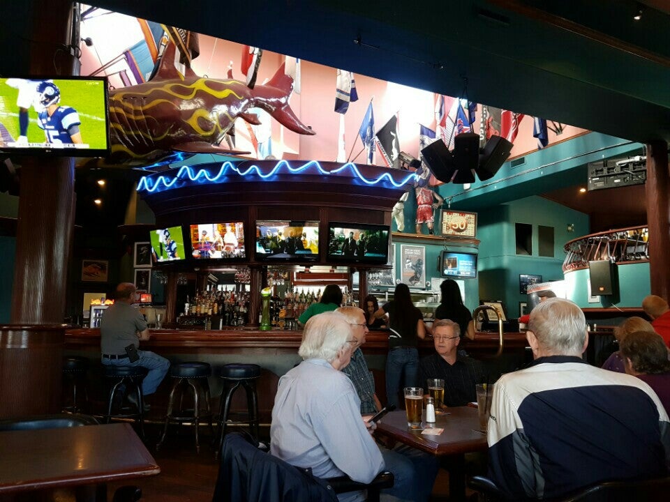 Shark Club Sports Bar & Grill, 940 Chew Ave At Sandman Hotel Quesnel