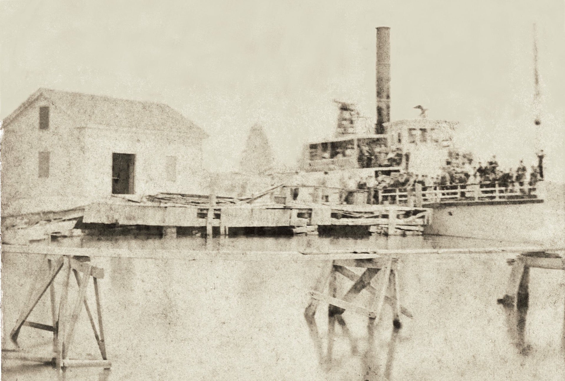 Le Club Frontenac, 9736 S Frontenac Rd, Covert, Town of, NY, Bars