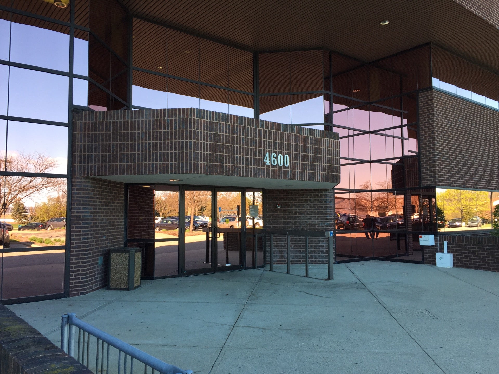 Spectrum Health, 4600 Breton Rd SE, Kentwood, MI, Laboratories Clinical