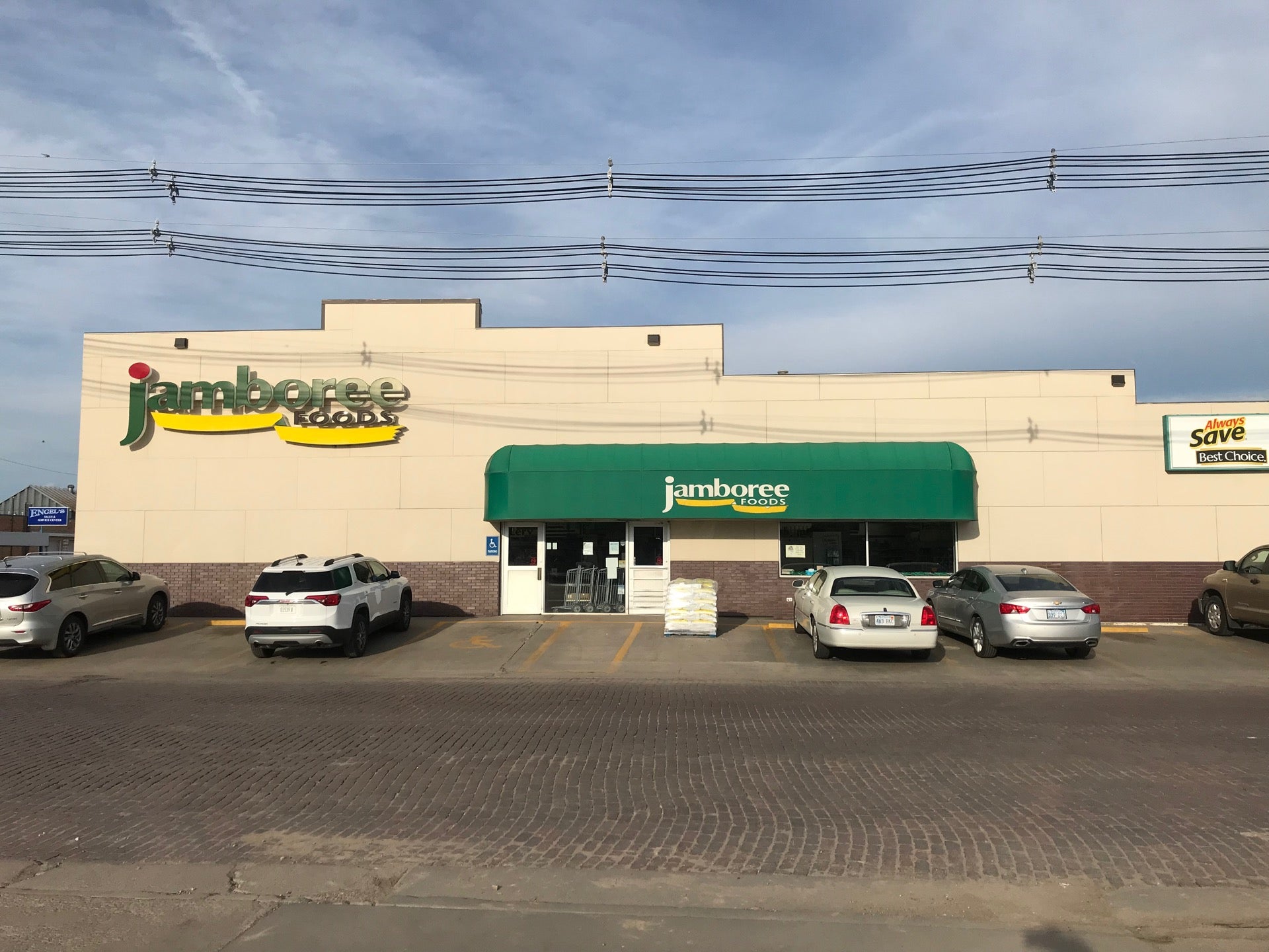 Jamboree Foods Norton, 117 N 2nd Ave, Norton, KS, Grocery Stores