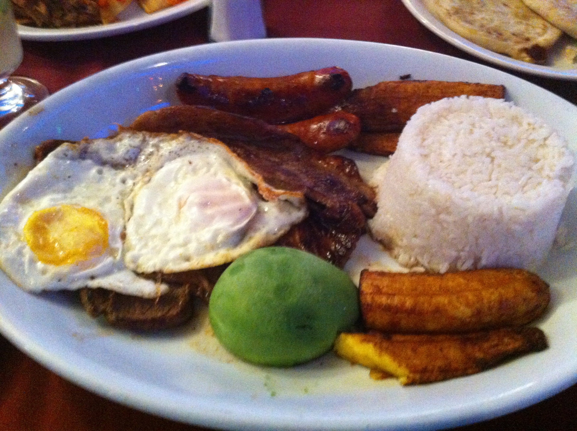 El Salvadoreno Restaurant, 1128 Elizabeth Ave, Elizabeth, NJ, Eating