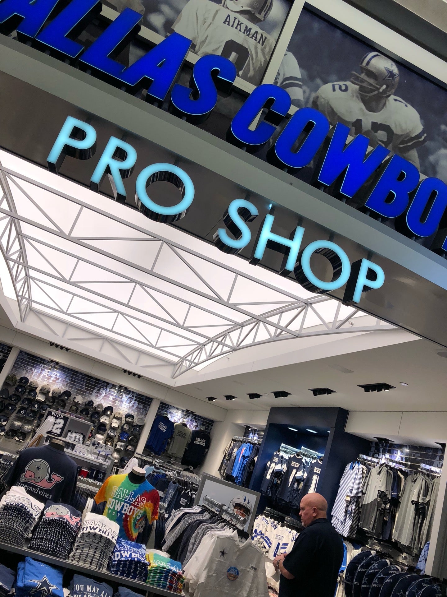 Dallas Cowboys Pro Shop - DFW Gate A24, Grapevine, TX, Clothing