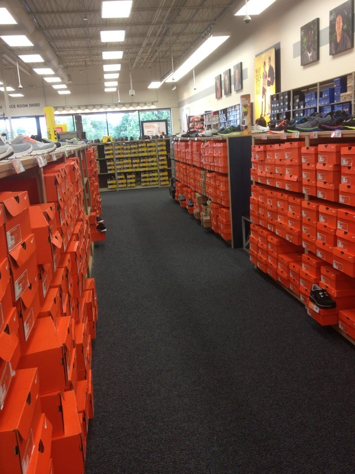 Off Broadway Shoe Warehouse, 1225 S Caraway Rd, Jonesboro, AR, Shoe Stores MapQuest