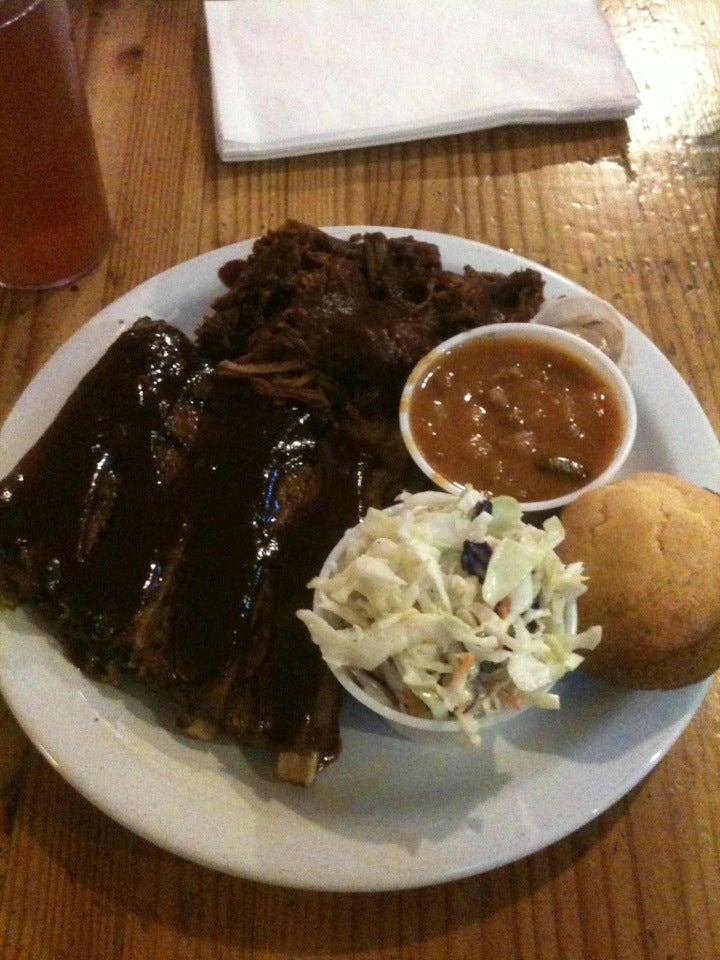 Smokin' Moe's Barbecue, 131 Broadway St, Chico, CA, Eating places