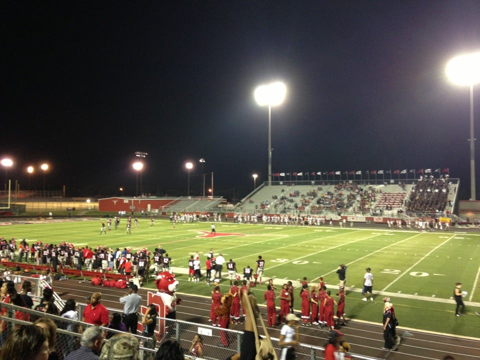 Mansfield vs Cedar Hill - 7:00pm- 10/6/2023 - Football - Live from Longhorn  Stadium