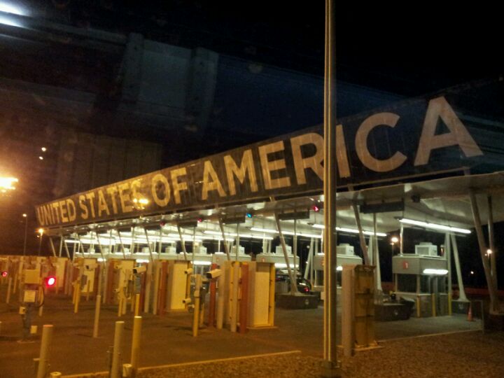 US/Canada Border ChamplainSt Bernard de Lacolle Crossing, Champlain