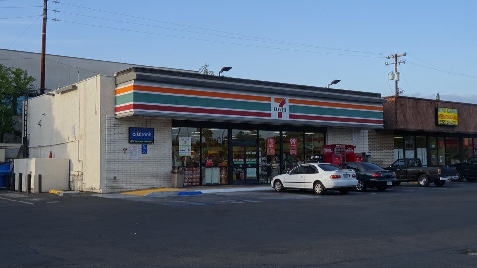 7-eleven-420-e-bullard-ave-fresno-ca-store-fronts-manufacturers