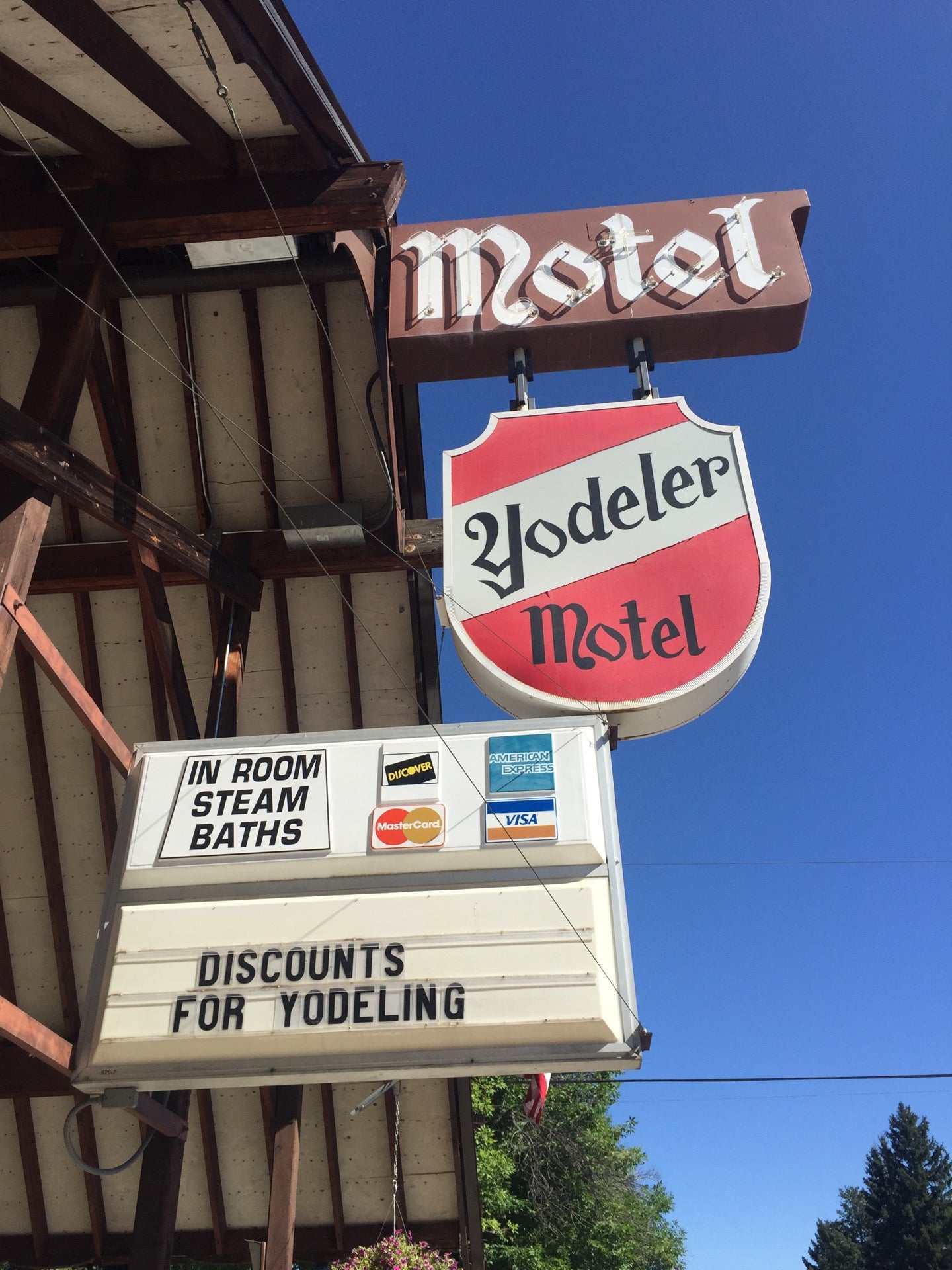 Yodeler Motel - Red Lodge, MT - Yodeler Motel