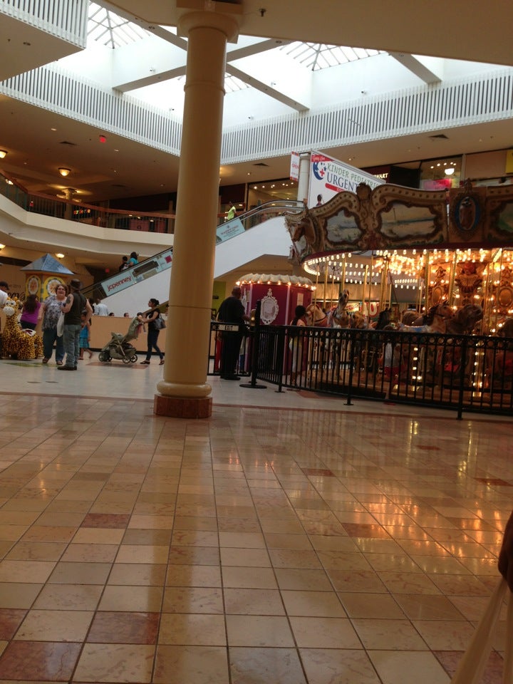 Woodbridge Center MallWest, 250 Woodbridge Ctr Dr, Woodbridge Twp, NJ