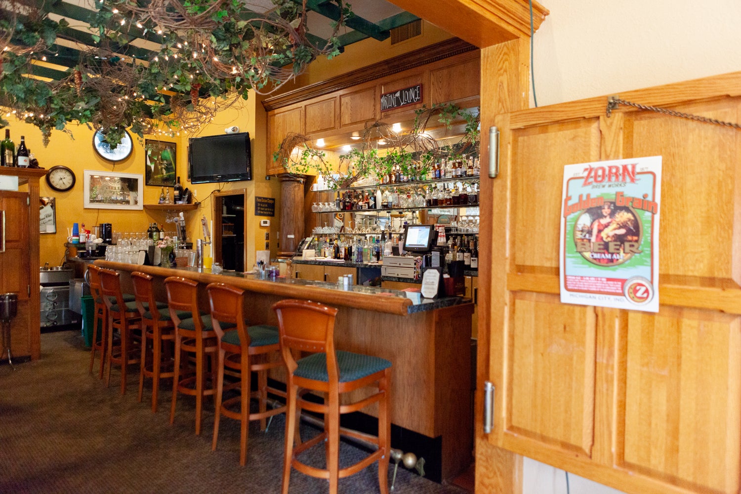 Portofino Grill, 3233 N State Road 39, La Porte, IN, Eating places