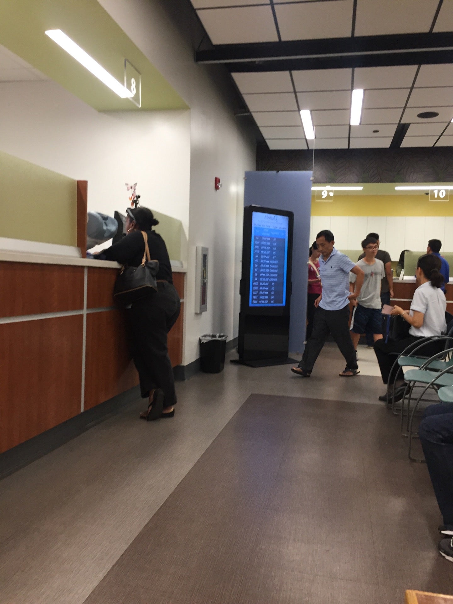 Kapalama Driver Licensing Center, 925 Dillingham Blvd, 101, Honolulu