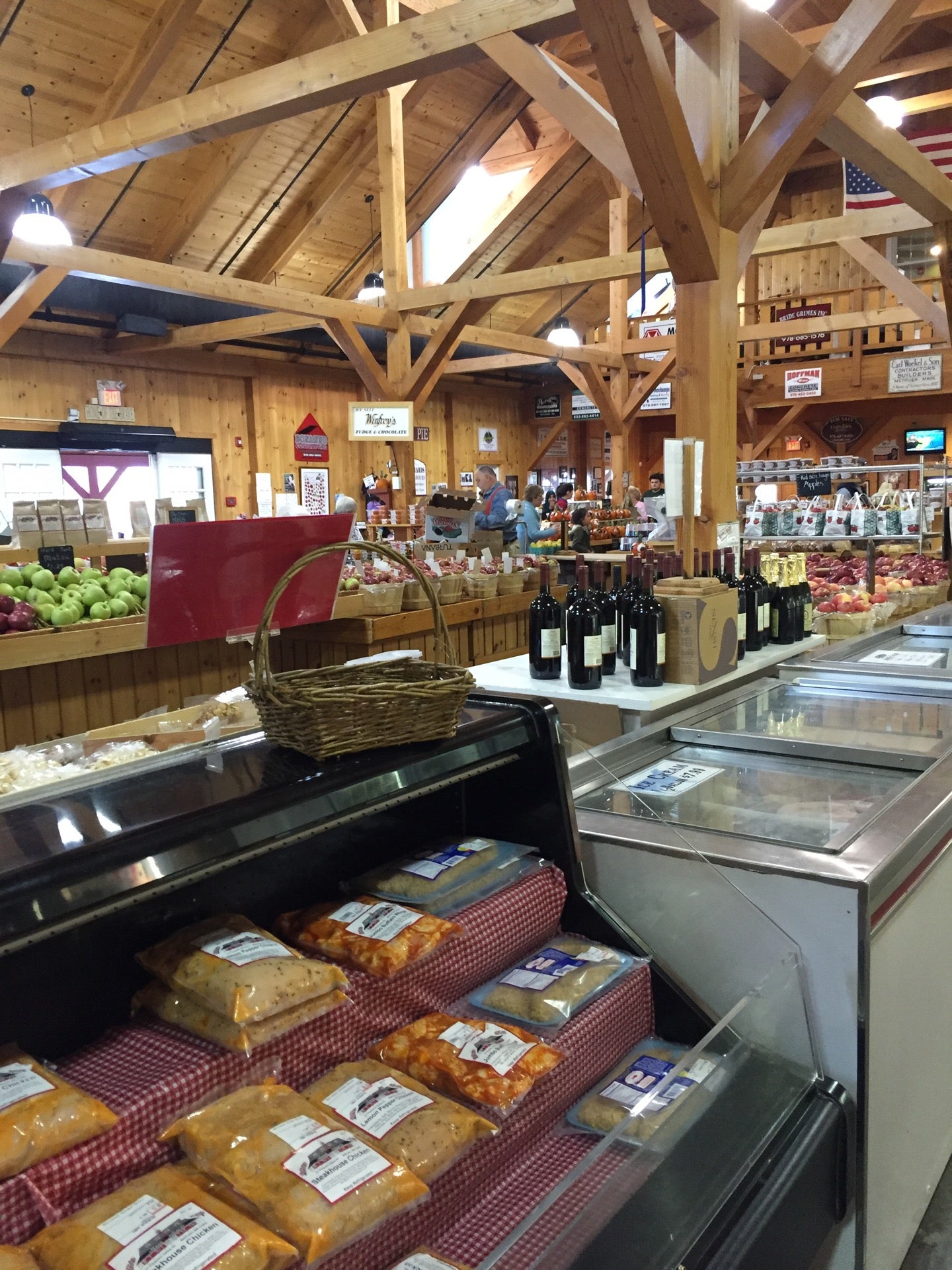 Mann Orchards Farm Store & Bakery, 27 Pleasant Valley St, Methuen, MA