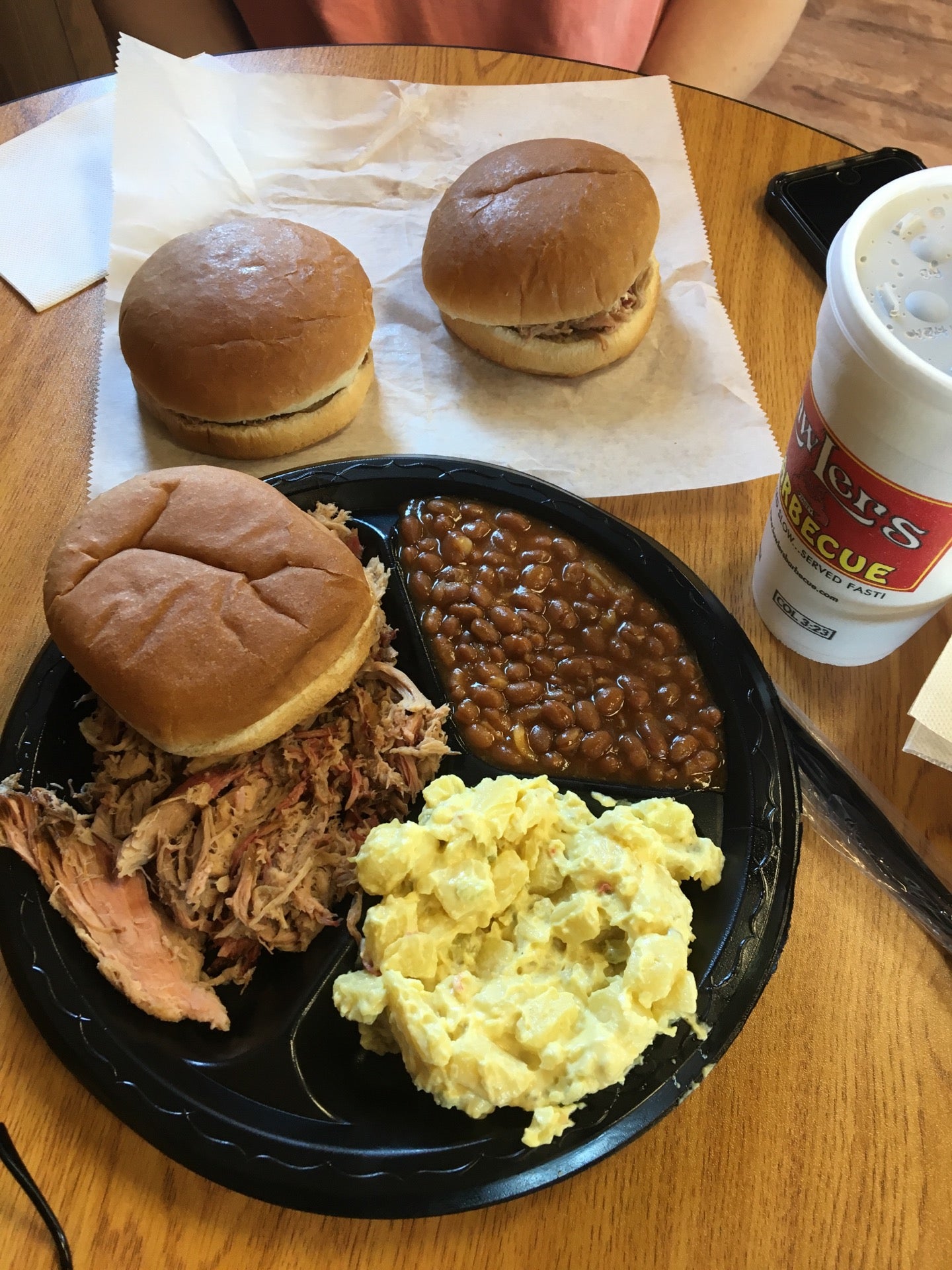 LawLers Barbecue, 808 Avalon Ave, Muscle Shoals, AL, Eating places