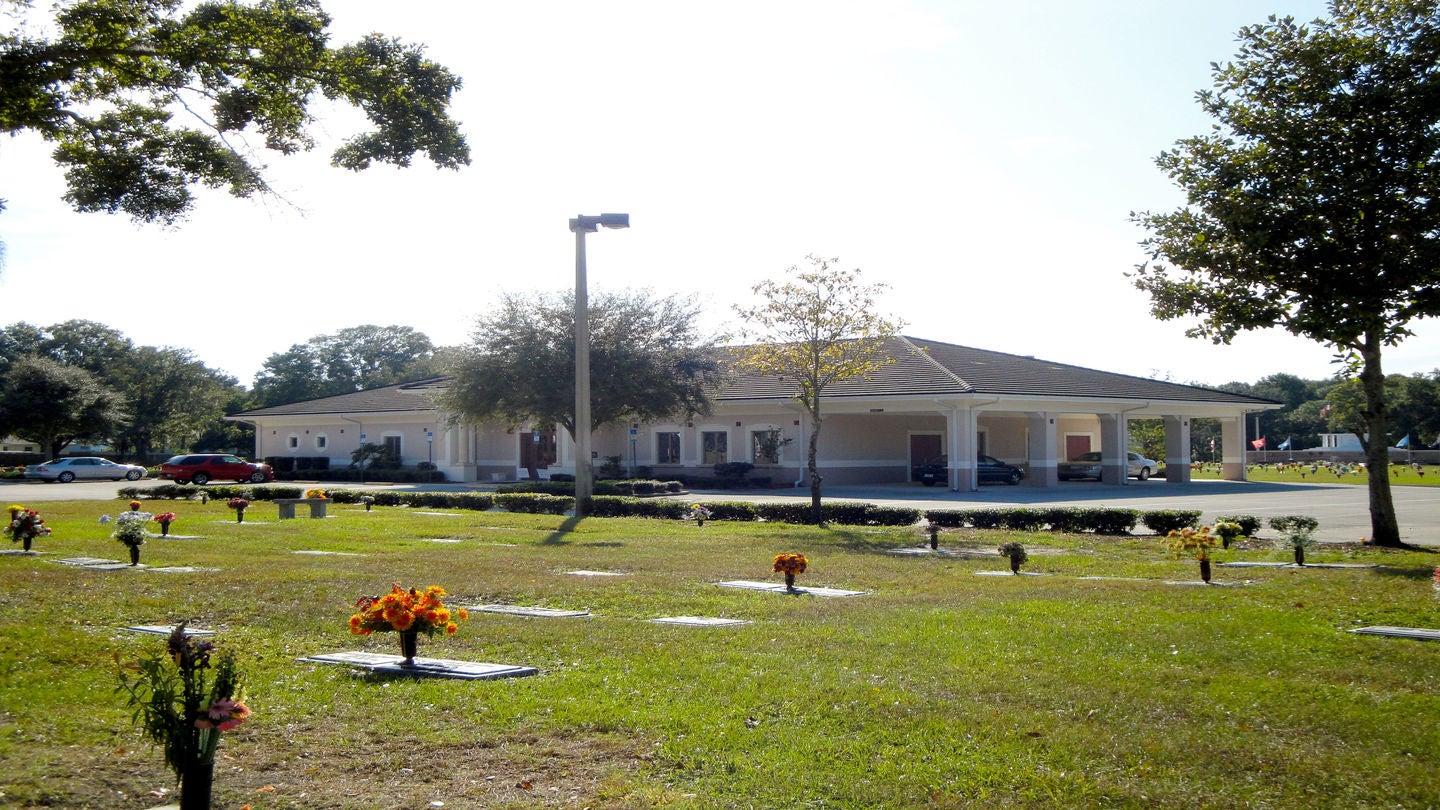 HardageGiddens Chapel Hills Funeral Home, 850 St Johns Bluff Rd N