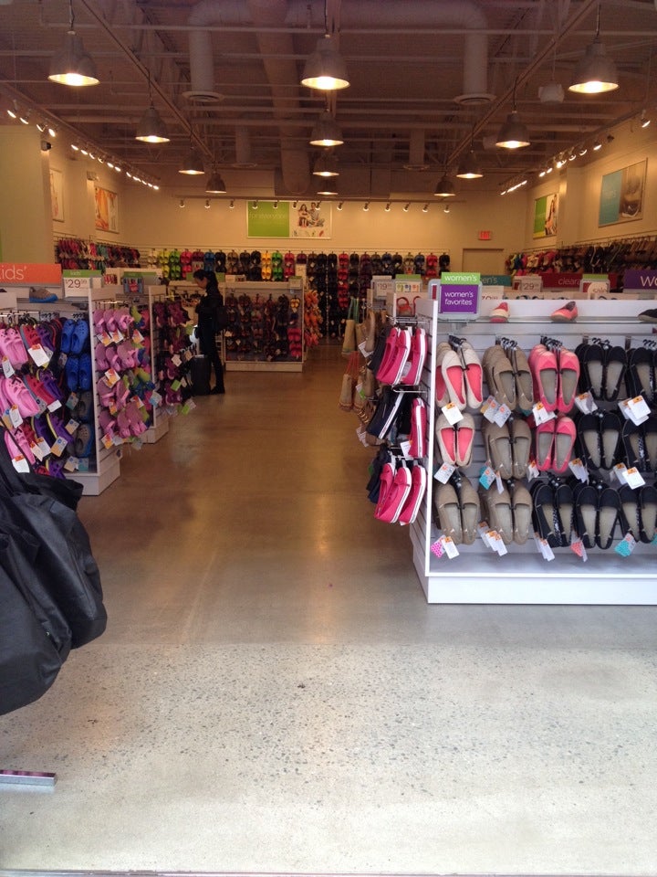 crocs san francisco premium outlet