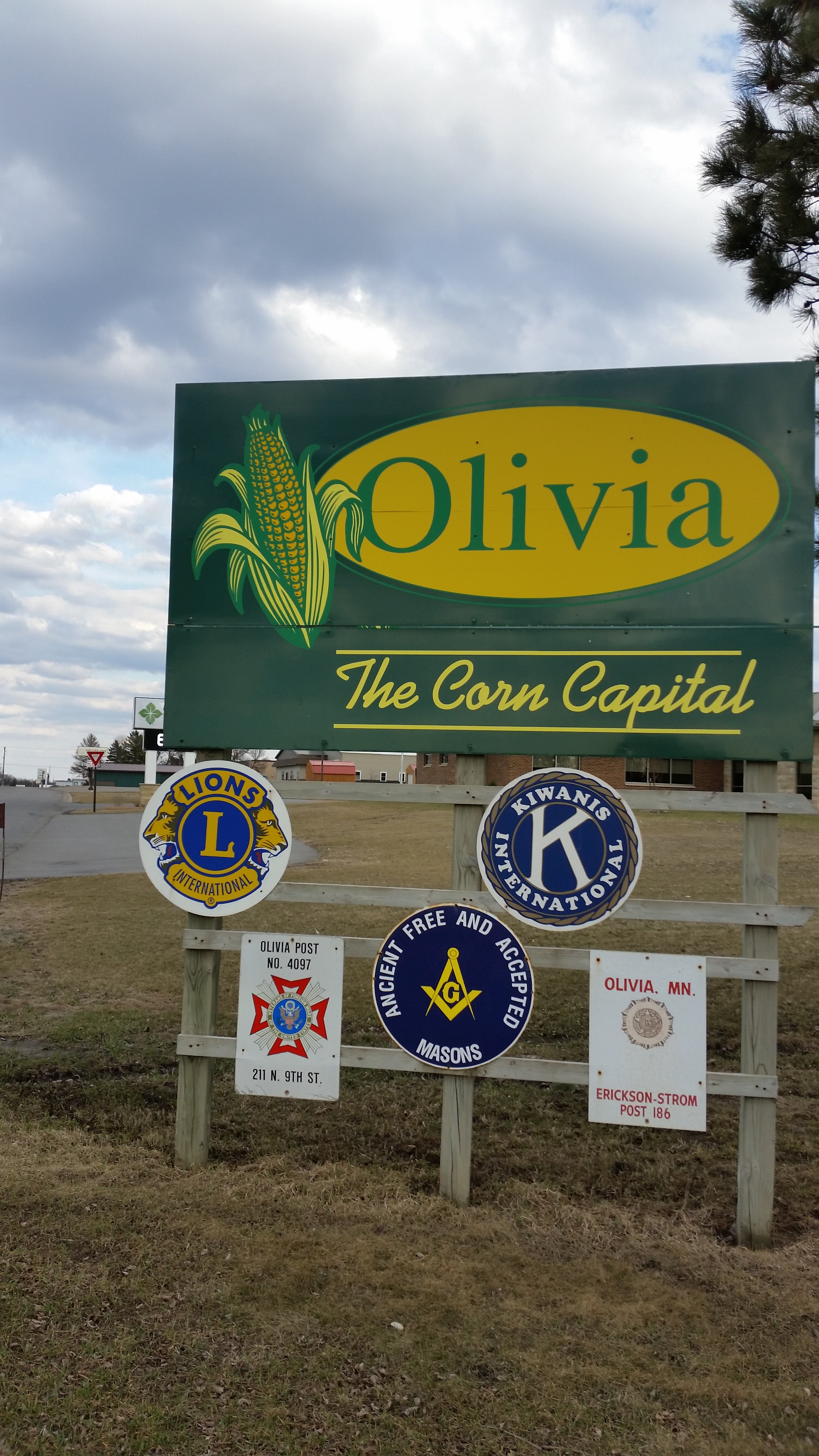 Olivia Corn Cob & Water Tower, Lincoln Ave W, Olivia, MN, Landmark MapQuest