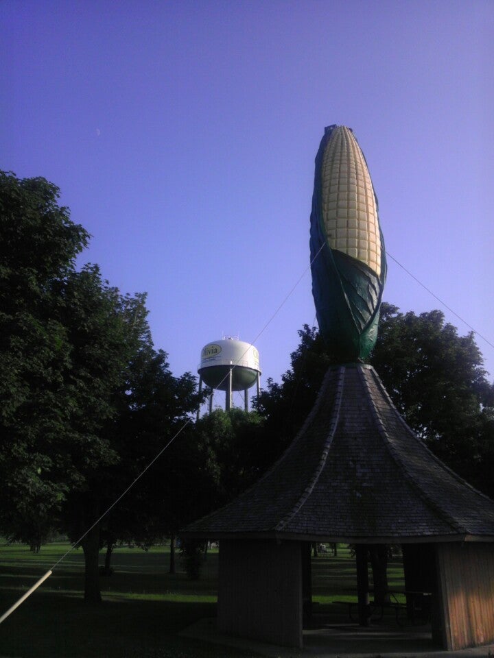 Olivia Corn Cob & Water Tower, Lincoln Ave W, Olivia, MN, Landmark MapQuest