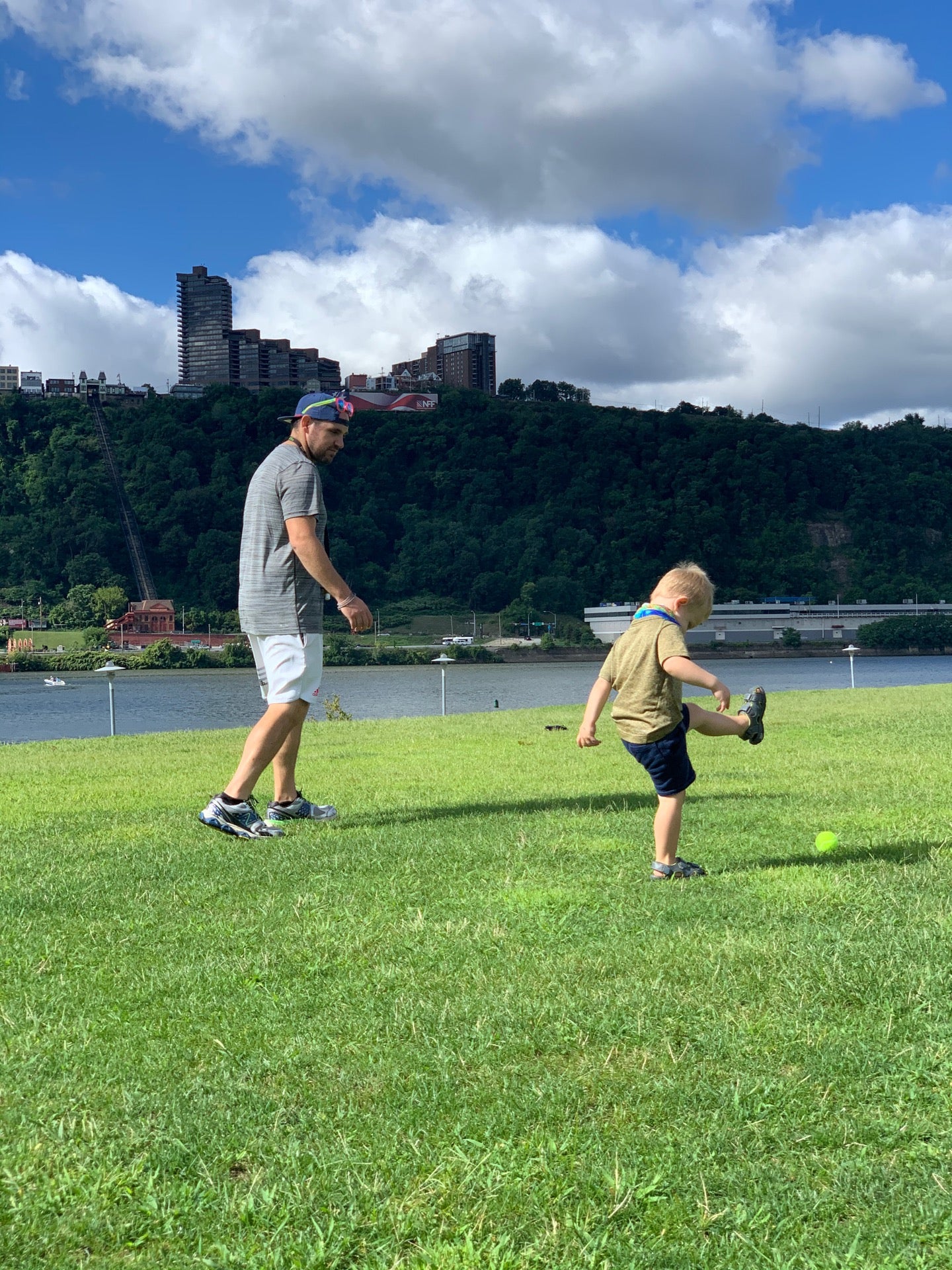 Roberto Clemente Memorial Park, Pittsburgh