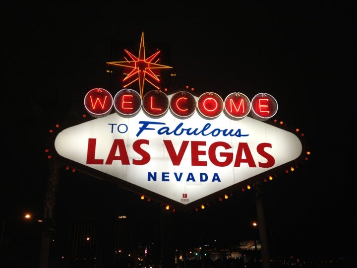 Welcome to Fabulous Las Vegas sign - Location & directions