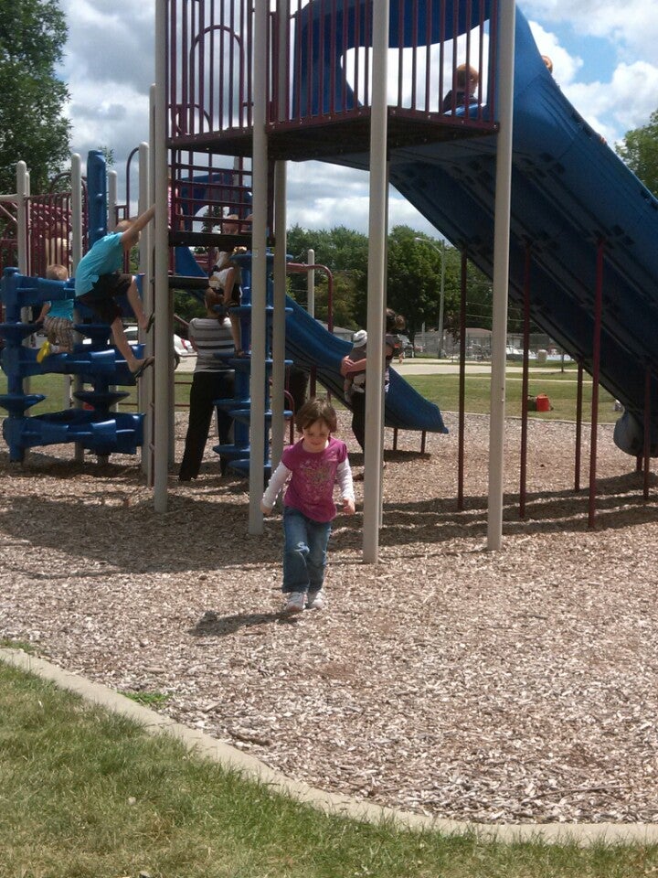 Elkhorn Sunset Park, 451 Devendorf St, Elkhorn, WI, Parks MapQuest