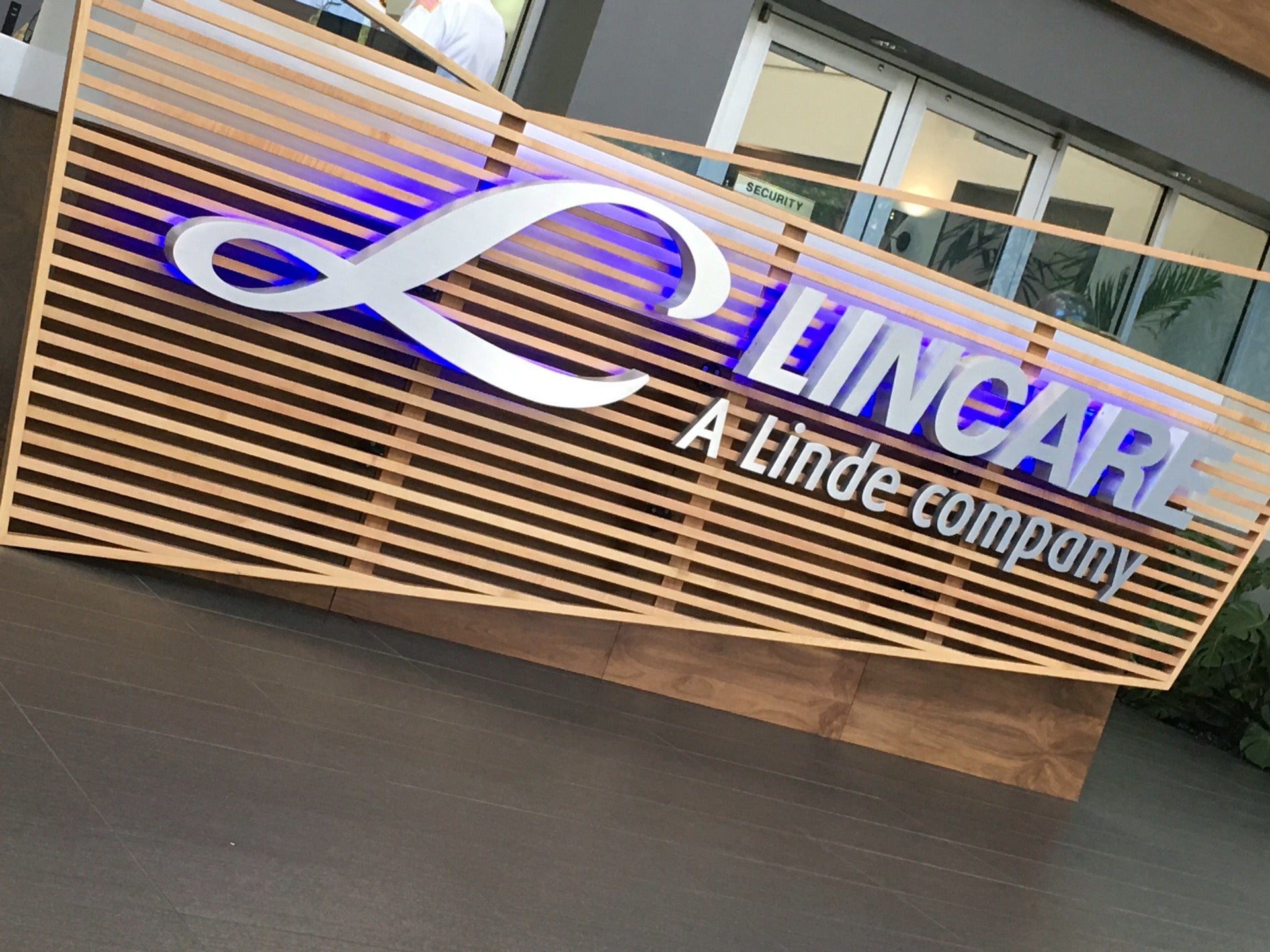 Lincare, 19387 US Highway 19 N, Clearwater, FL, Medical equipment ...