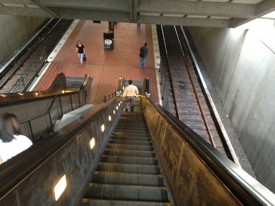 Dunn LoringMerrifield Metro Station Kiss & Ride, 2674 Gallows Rd, Vienna, VA MapQuest