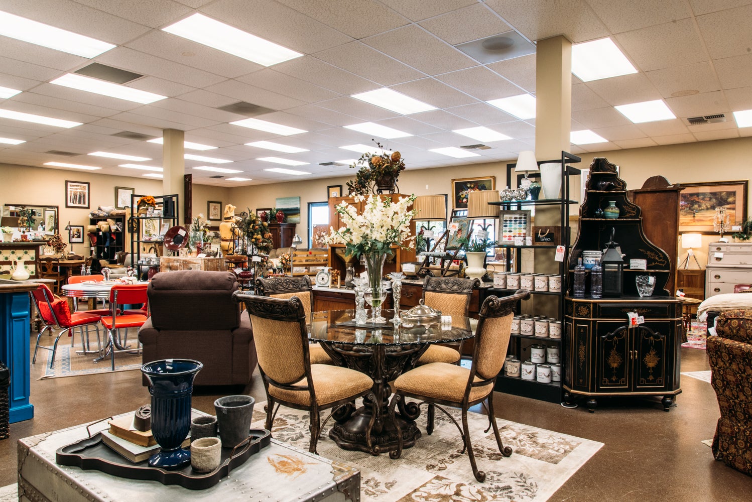 Finders Keepers Upscale Home Consignment Boutique, 2500 Zanella Way