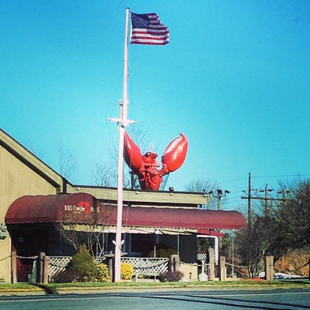 USS Chowder Pot III, 560 E Main St, Branford, Town of, CT, Eating