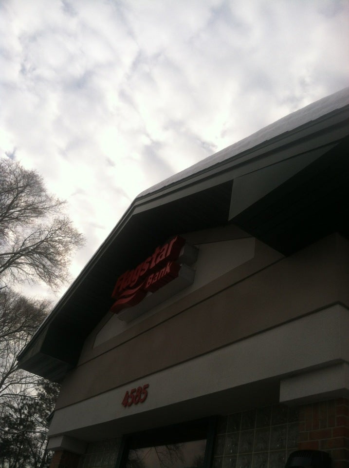 Flagstar Bank Banking Centers, 4585 Alpine Ave NW, Alpine Twp, MI
