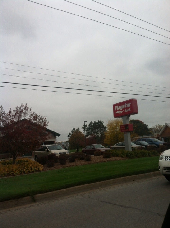 Flagstar Bank Banking Centers, 4585 Alpine Ave NW, Alpine Twp, MI