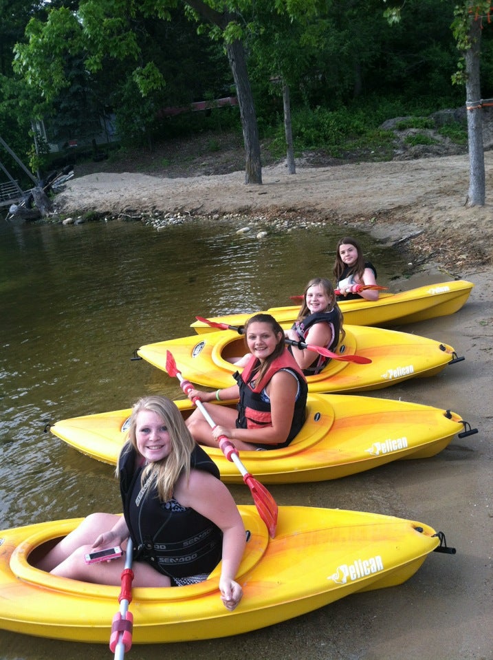 Nansea's Tiki Bar & Grill, W921 Kettle Moraine Ln, Osceola, Town of, WI