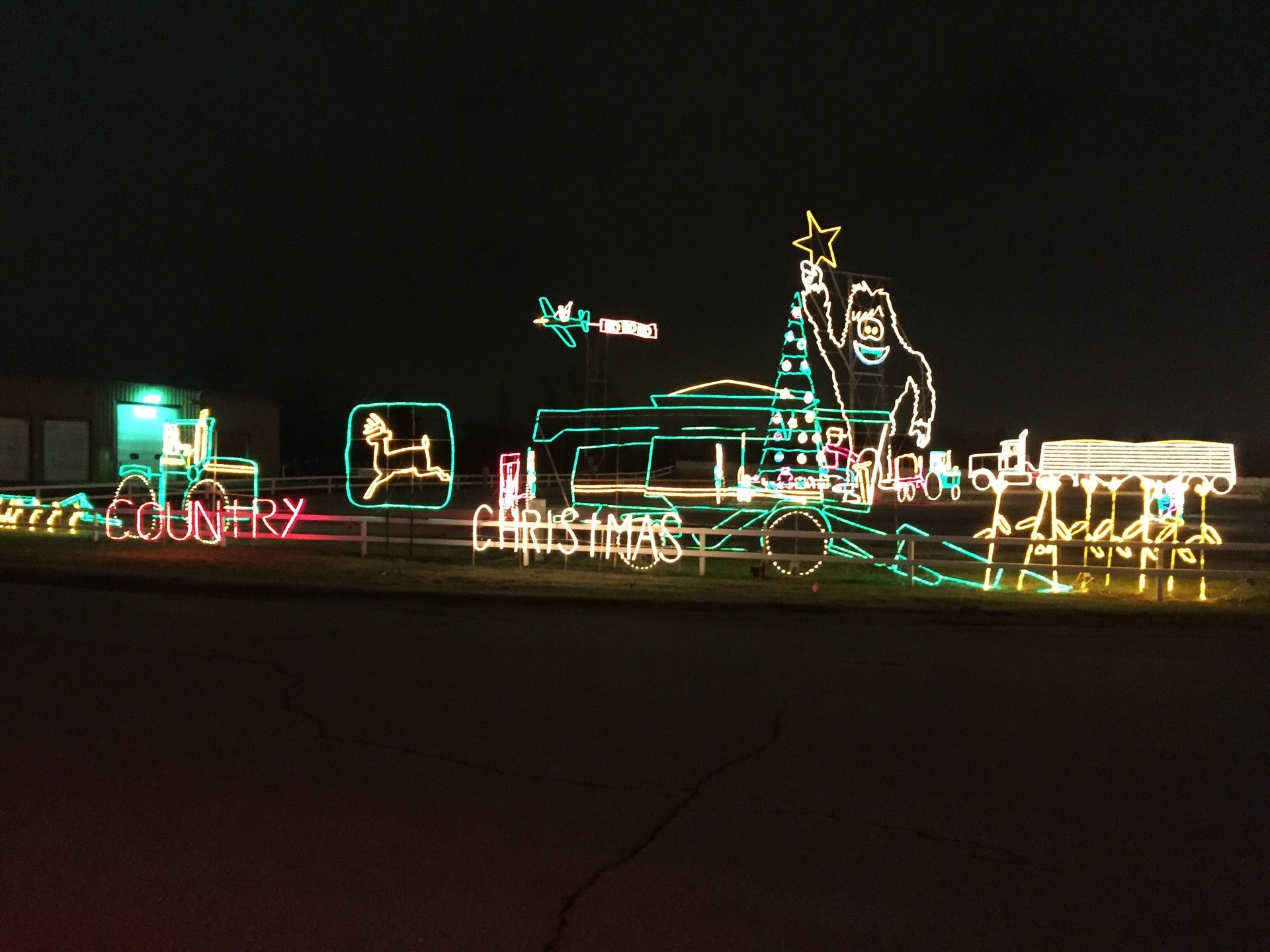 Reynolds John Deere Fishers Indiana Christmas Lights Shelly Lighting