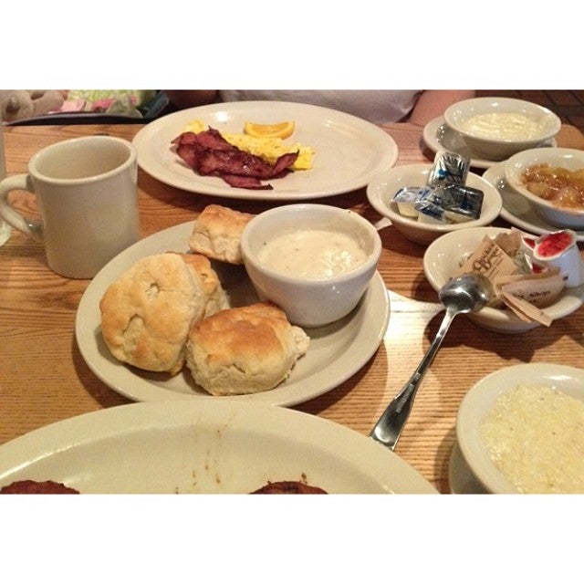 Cracker Barrel, 4800 Doris Pate Dr, Tuscaloosa, AL, Foods Carry Out