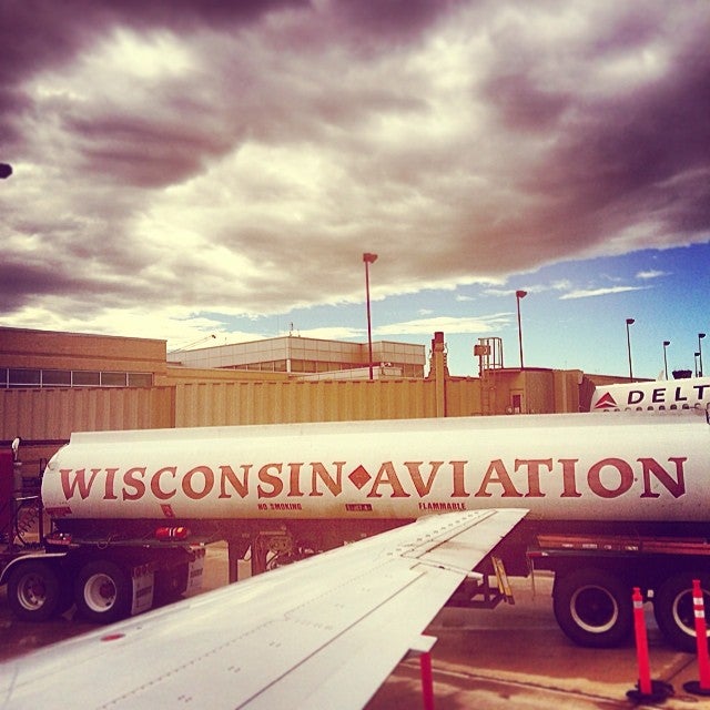 Delta Airlines Ticket Counter, 4000 International Ln, Madison, WI