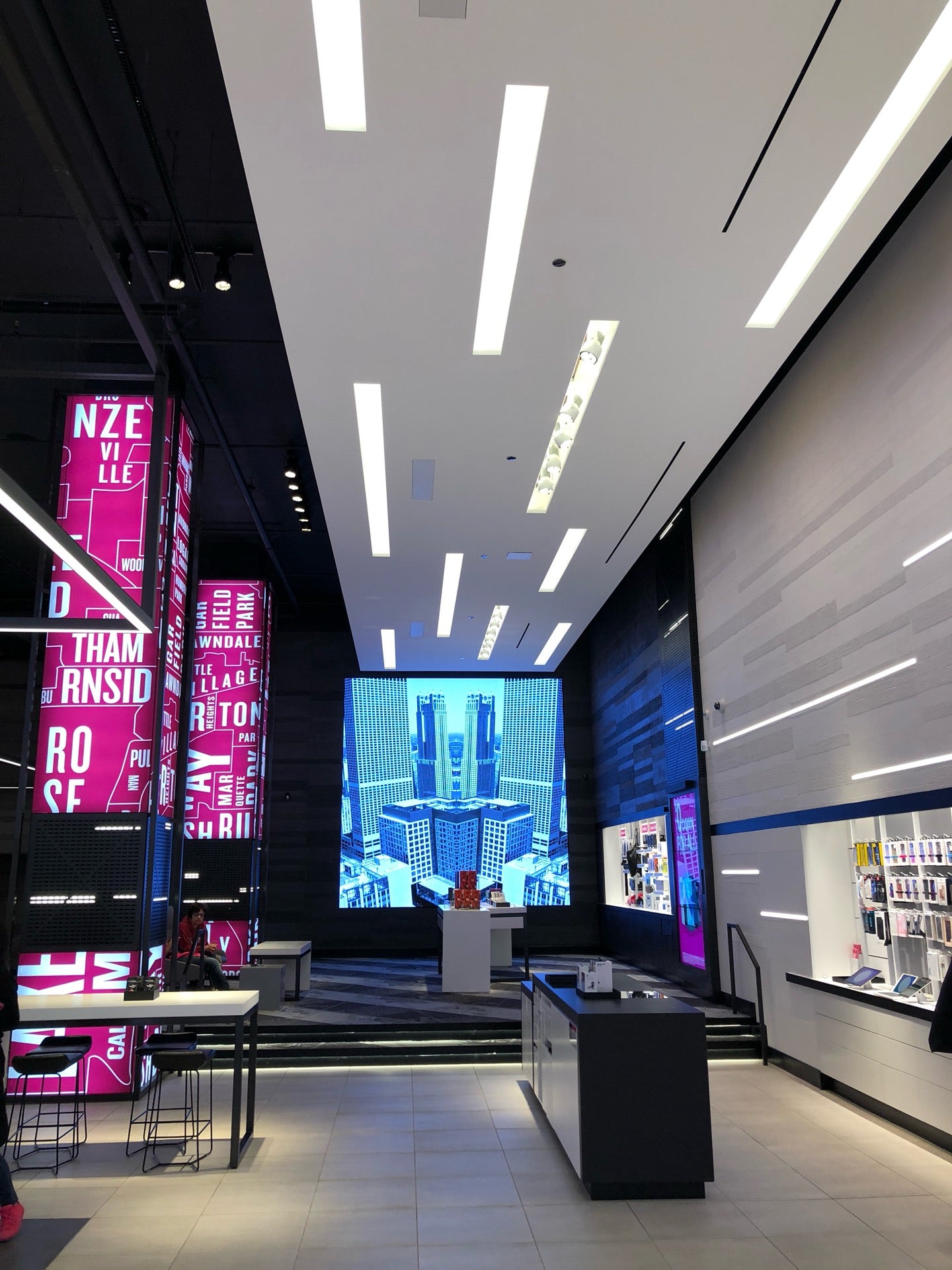 T-Mobile Flagship, Chicago, IL