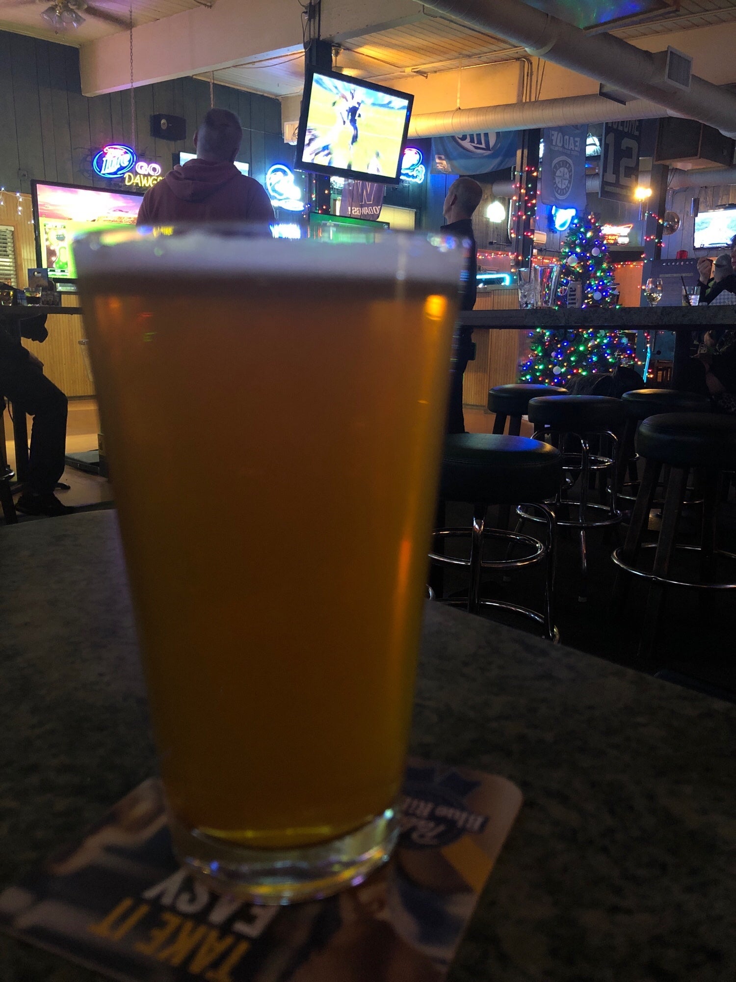 The Getaway Tavern, 24309 56th Ave W, Mountlake Terrace, WA, Tavern