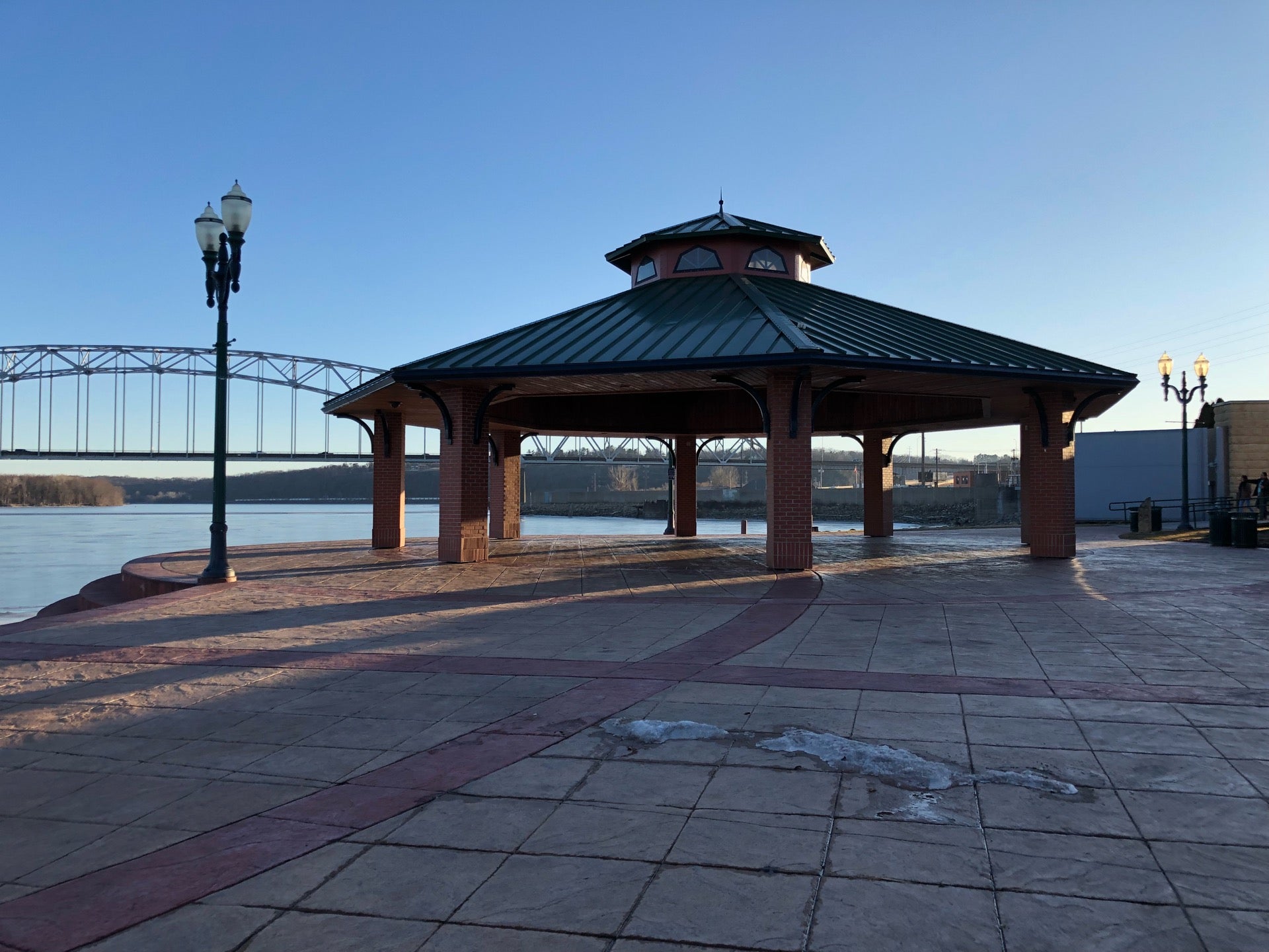 American Trust River's Edge Plaza, Dubuque, IA MapQuest