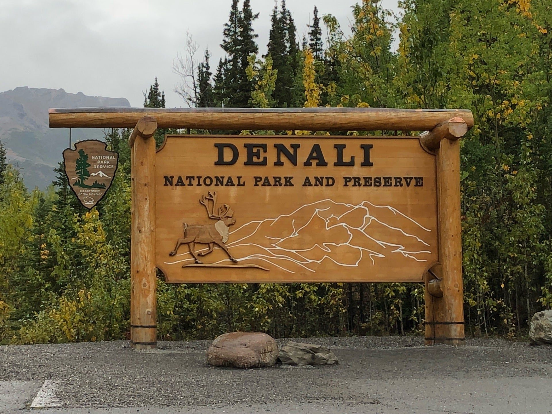 Crews+battle+fast-growing+fire+at+Denali+National+Park+entrance