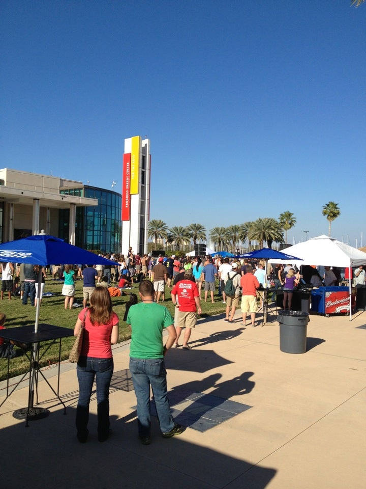 Lawn between Mahaffey & Dali, 400 1st St SE, Saint Petersburg, FL