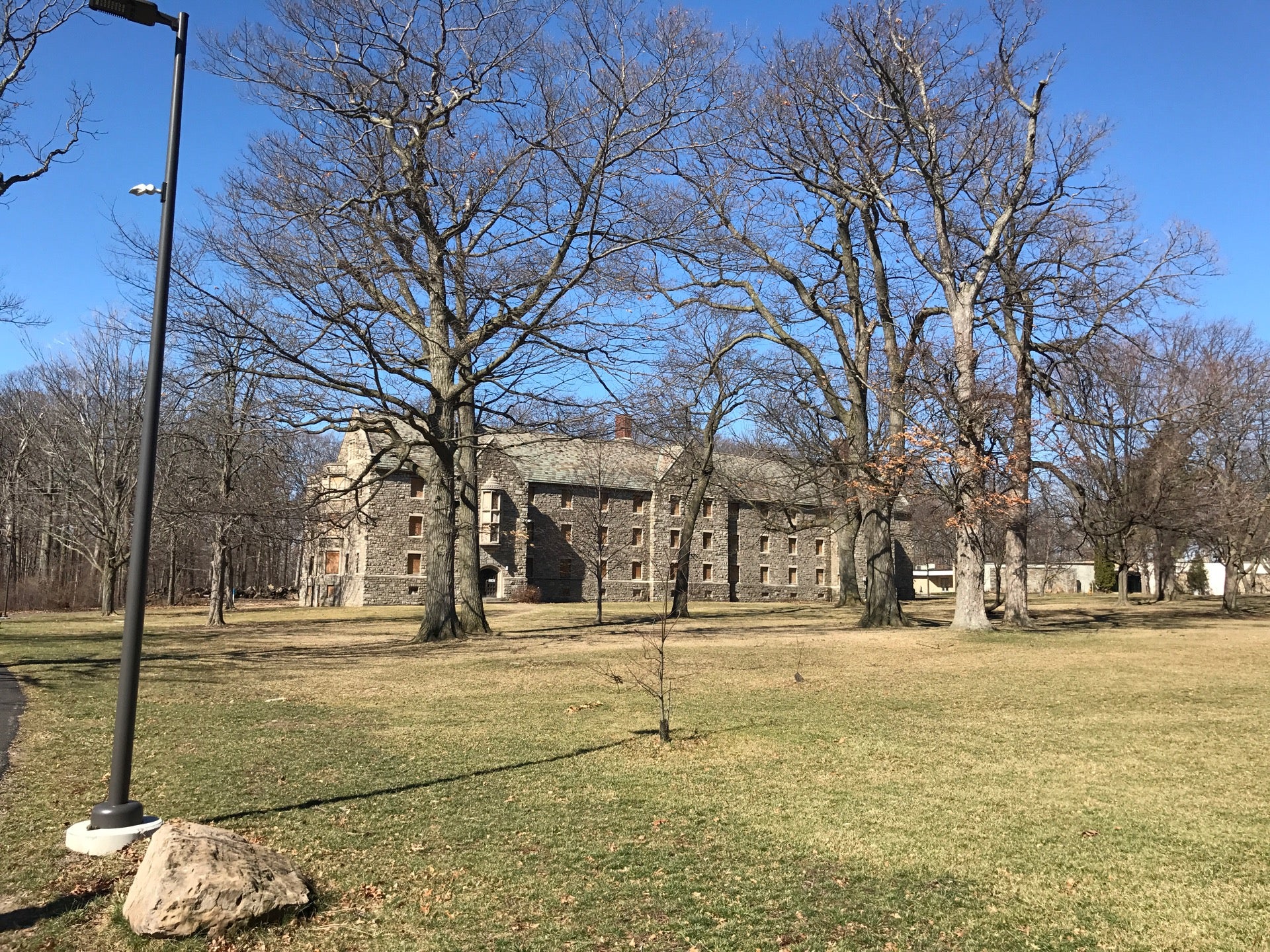 De Veaux Woods State Park, 3180 Deveaux Woods Dr, Niagara Falls, NY