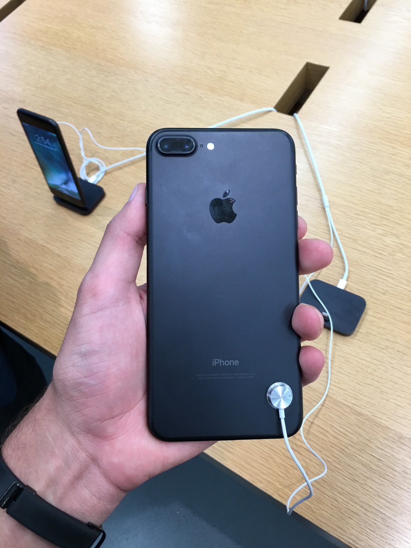 Apple Trumbull, 5065 Main Street, Trumbull, CT, Computer Parts