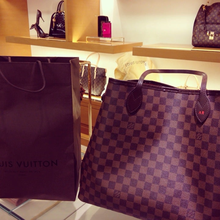 How to get to Louis Vuitton Miami Saks Dadeland in Kendall-Palmetto Bay by  Bus or Subway?